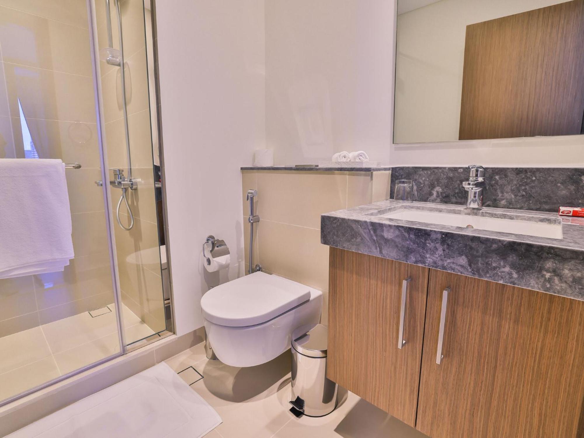 Luxurious Apartments Dubai Marina Views Pool Gym By Sojo Stay מראה חיצוני תמונה