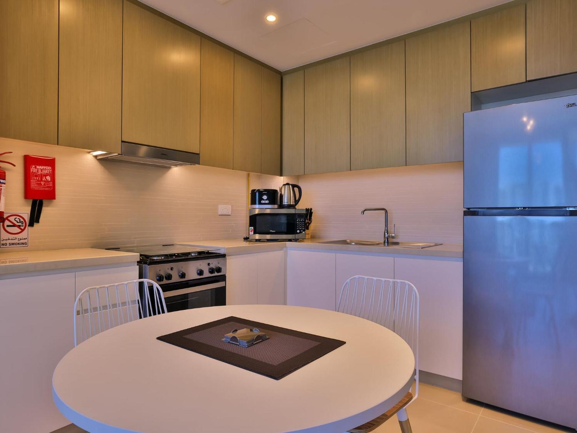 Luxurious Apartments Dubai Marina Views Pool Gym By Sojo Stay מראה חיצוני תמונה