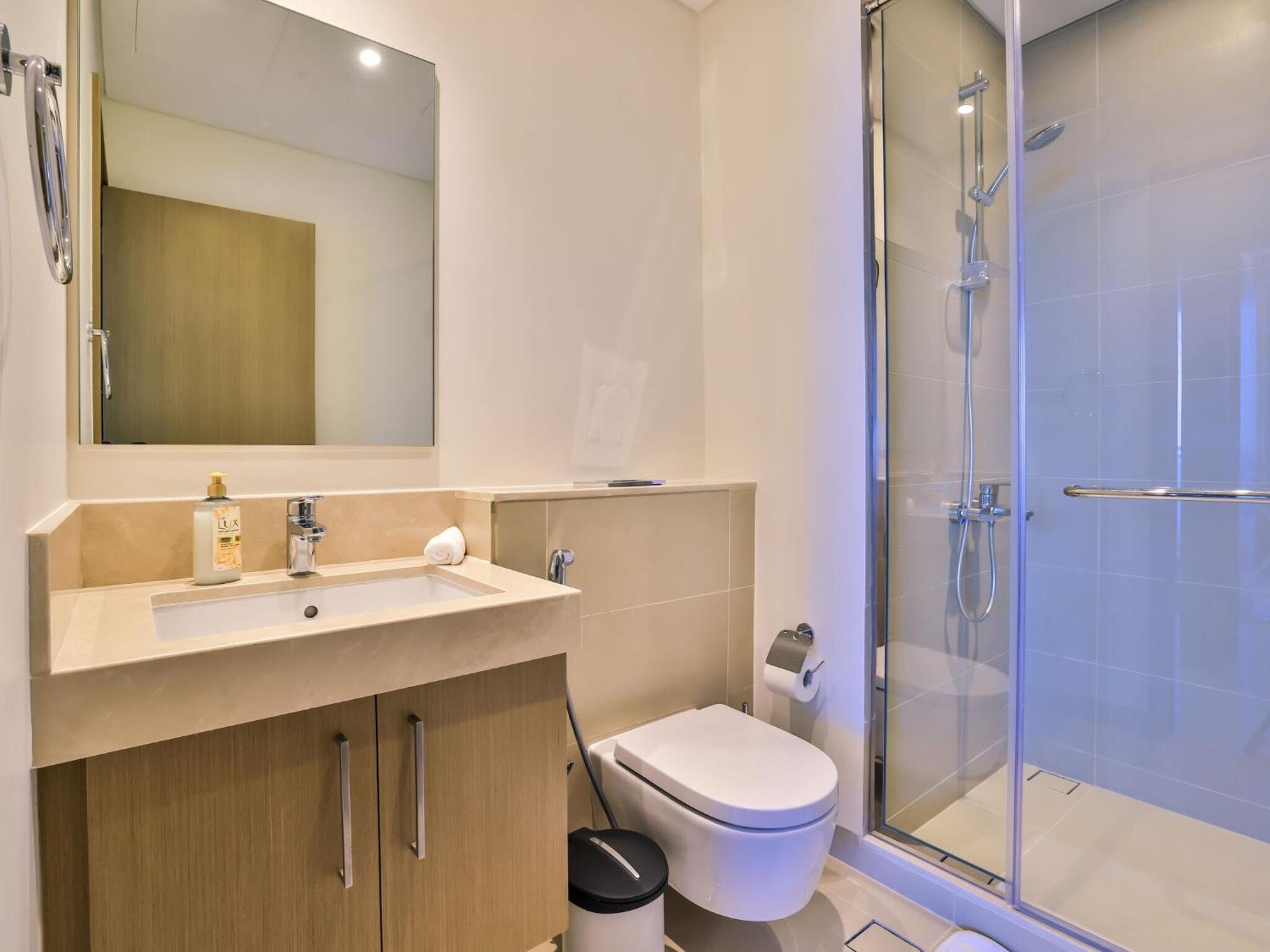Luxurious Apartments Dubai Marina Views Pool Gym By Sojo Stay מראה חיצוני תמונה