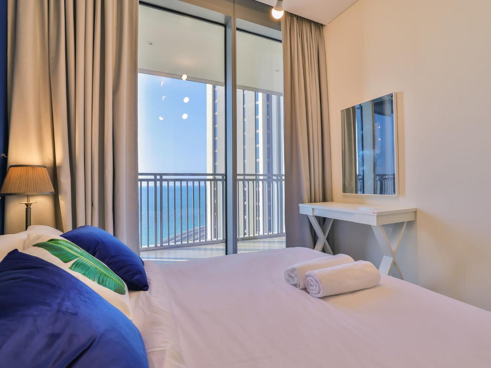 Luxurious Apartments Dubai Marina Views Pool Gym By Sojo Stay מראה חיצוני תמונה