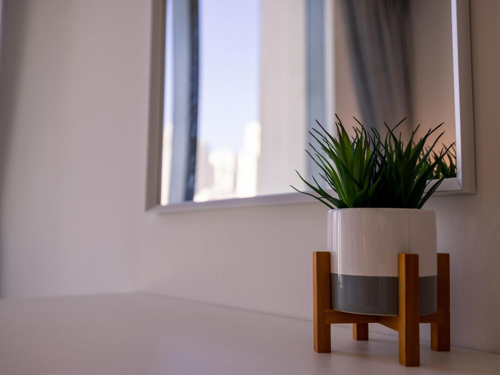 Luxurious Apartments Dubai Marina Views Pool Gym By Sojo Stay מראה חיצוני תמונה