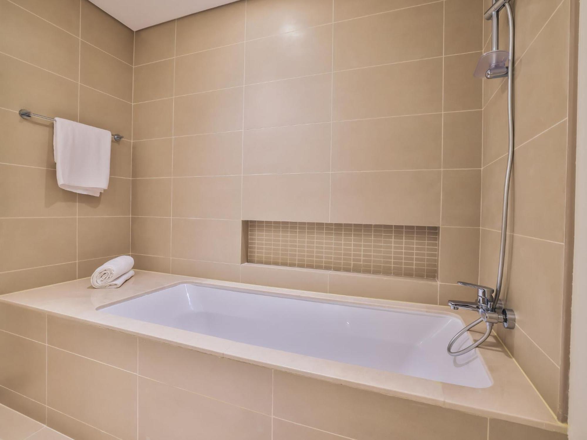 Luxurious Apartments Dubai Marina Views Pool Gym By Sojo Stay מראה חיצוני תמונה