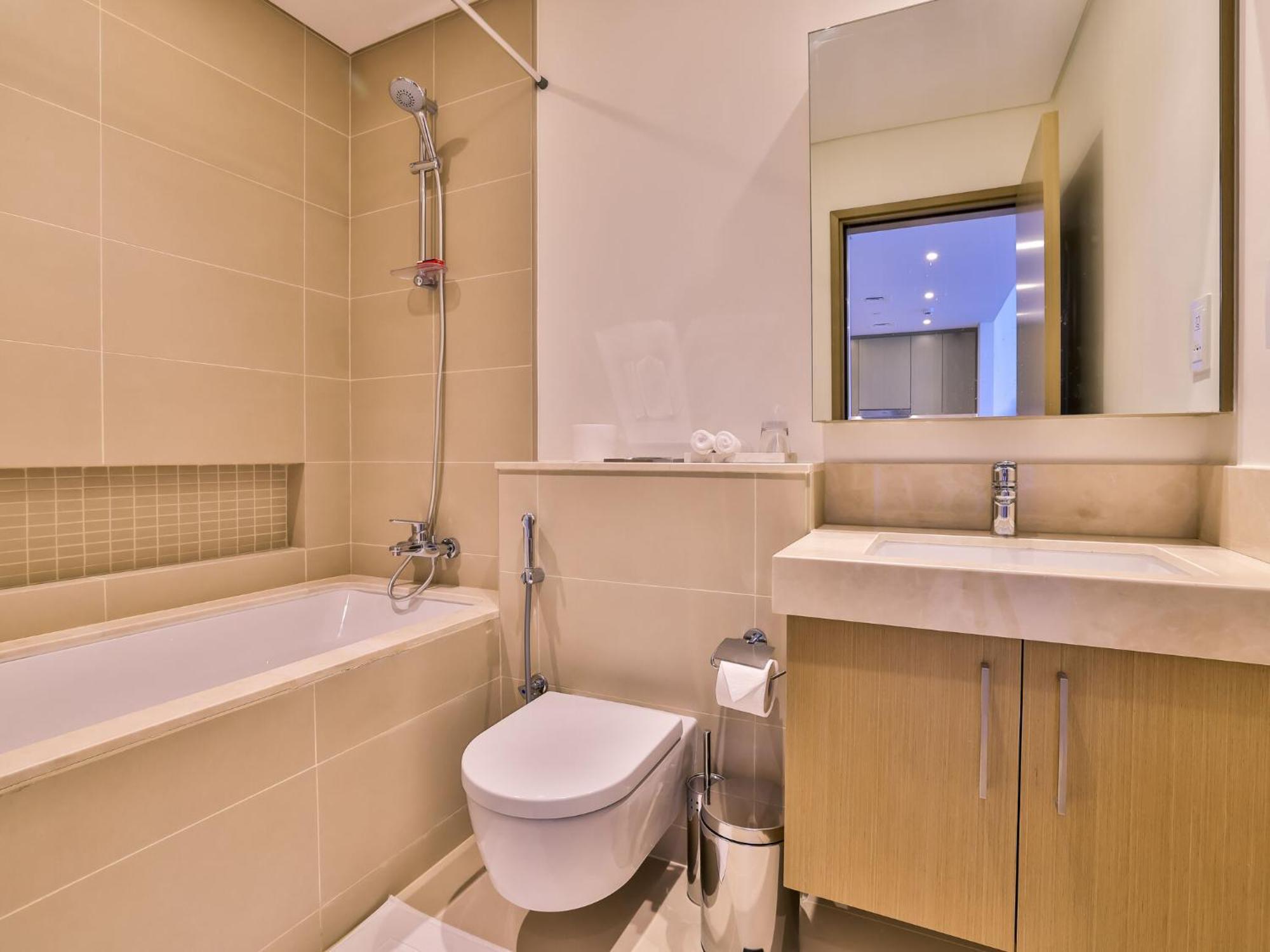 Luxurious Apartments Dubai Marina Views Pool Gym By Sojo Stay מראה חיצוני תמונה