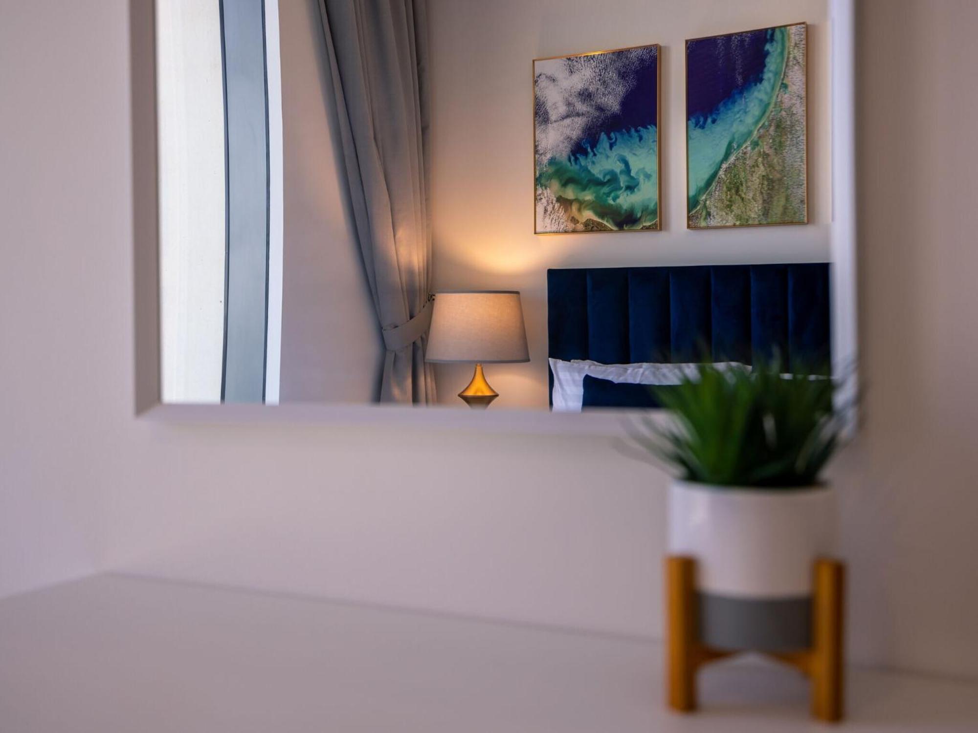 Luxurious Apartments Dubai Marina Views Pool Gym By Sojo Stay מראה חיצוני תמונה