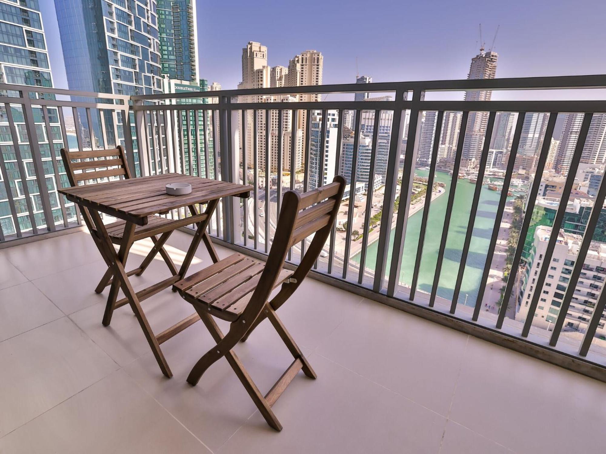 Luxurious Apartments Dubai Marina Views Pool Gym By Sojo Stay מראה חיצוני תמונה